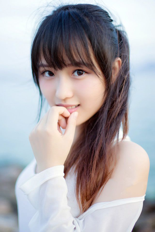 娜娜问我，那你朋友有对你说些什么吗？我说，我只看望过他一次，时间特别短，他问了问我的情况，说，你快回去吧，这都录着呐，估计这次是够呛了。死倒是没有什么可怕的，怕的就是知道自己怎么死。你可要一定要死于意外啊，这样才不害怕。你知道什么最可怕，就是害怕。娜娜睁大了眼睛，说，有这么说自己朋友的吗？我说，你要习惯他，他这是真心祝福你。——韩寒《我想和这个世界谈谈》